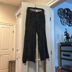 Bo & Nic, Gray and Black Leggings, Polyester, Size Medium, Flared at Bottom